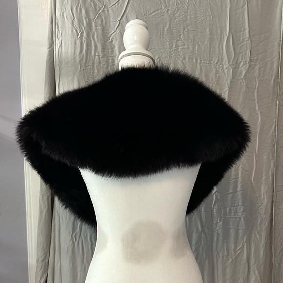 Anne Dee Goldin Shall Black Fur Stole - Picture 4 of 5